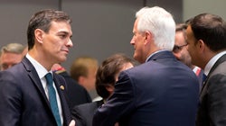 Sánchez recibe a Barnier para fijar las prioridades de la negociación tras el