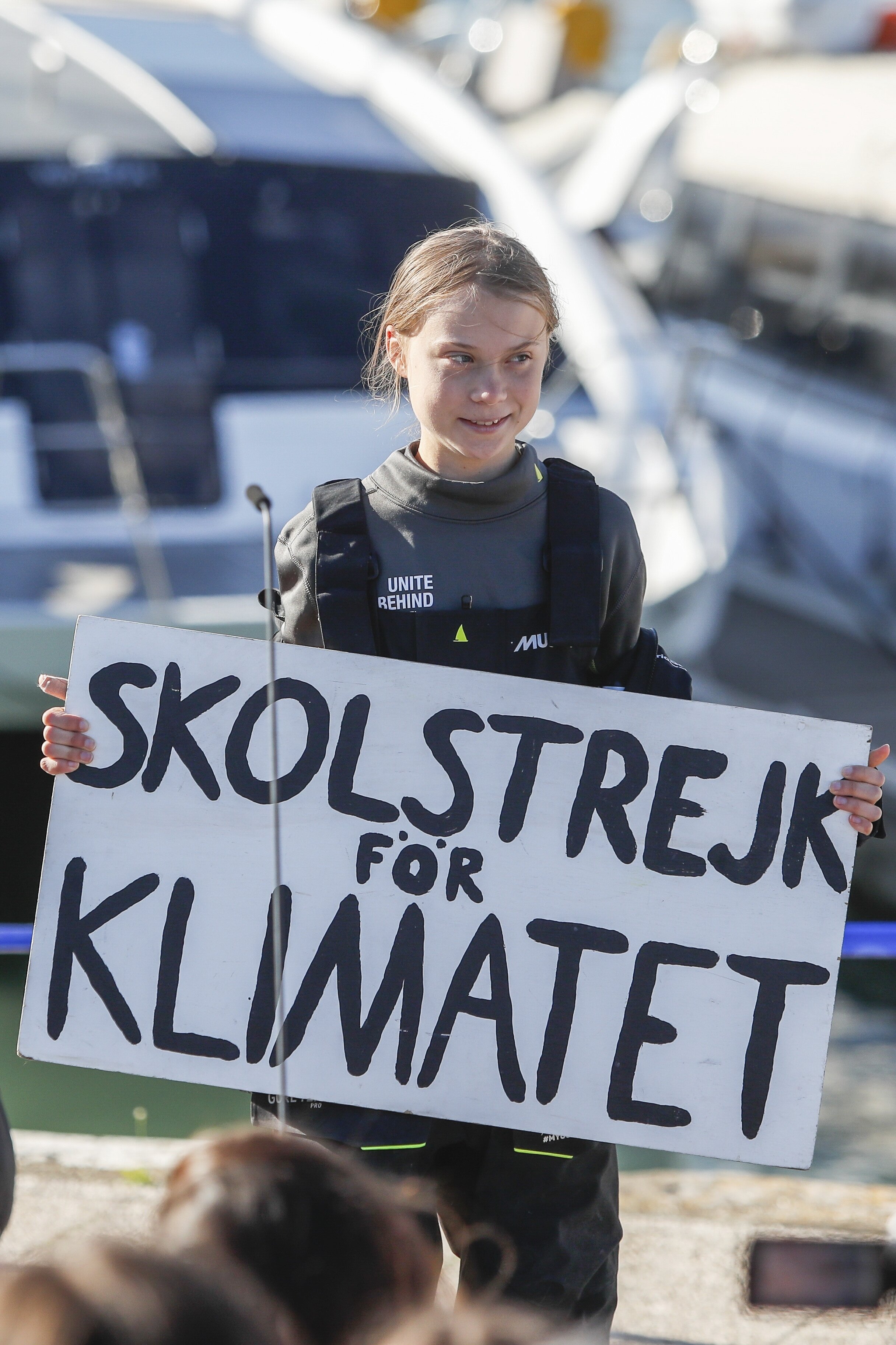 Pourquoi Greta Thunberg A Déposé La Marque "Fridays For Future" | Le ...