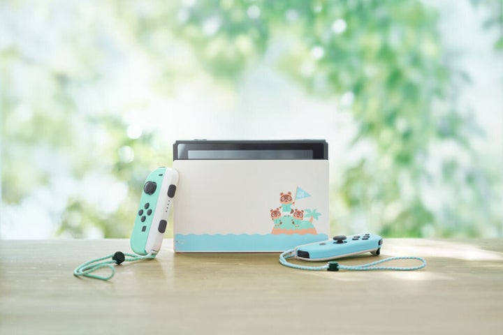 発送 Nintendo Switch あつまれ どうぶつの森 同梱版