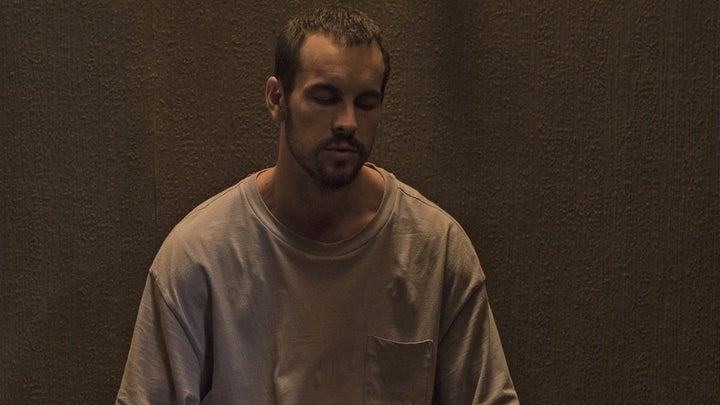 Mario Casas en la película 'El practicante'.