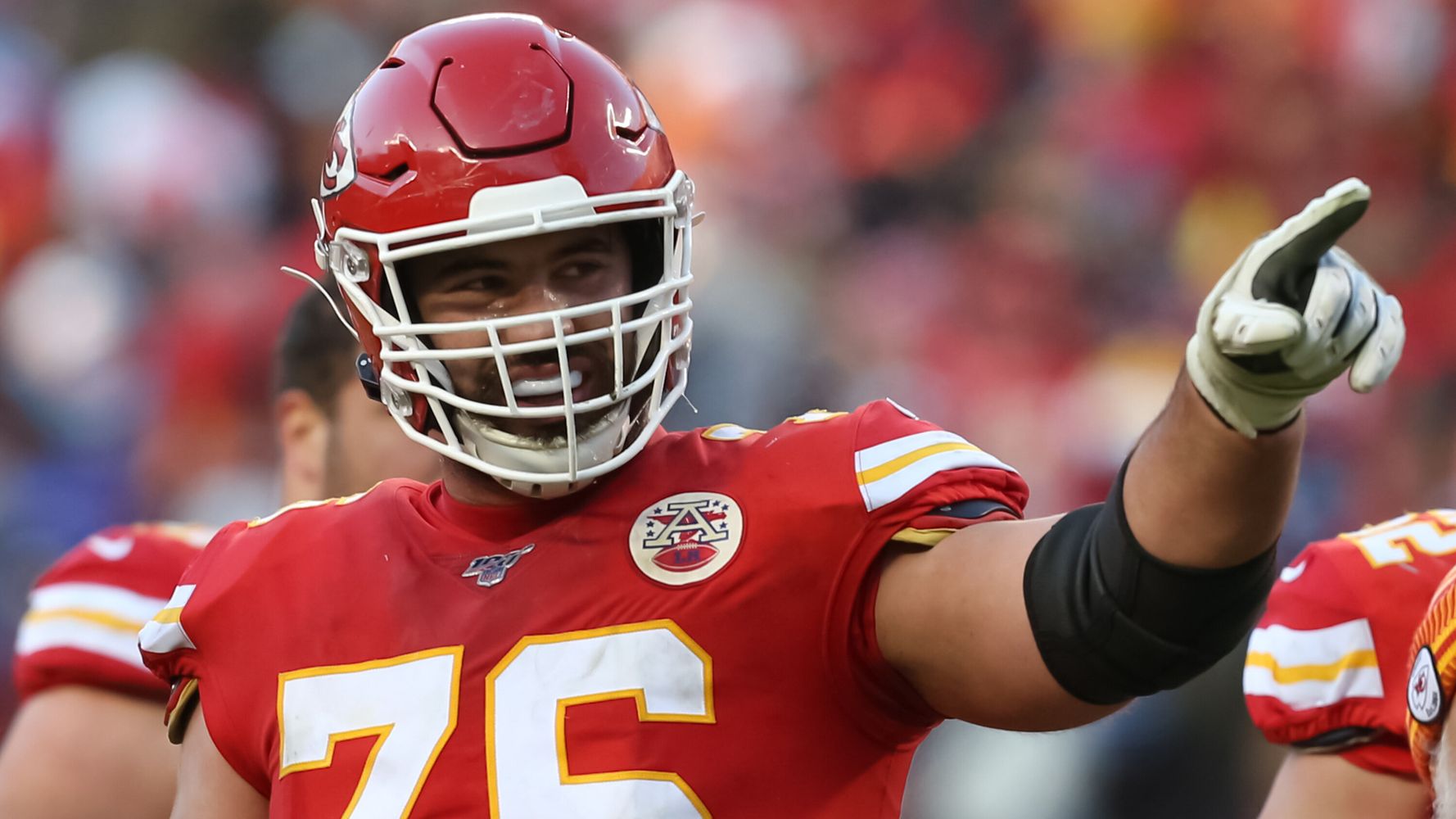 Good Morning America on X: Kansas City @Chiefs Laurent Duvernay-Tardif is  putting his medical degree to good use by volunteering at a hospital, just  months after winning Super Bowl LIV. @ReeveWill has