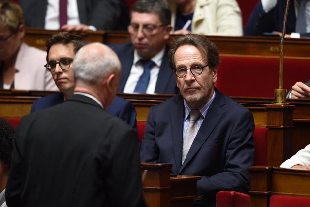 Gilles Le Gendre, le président du groupe LREM à l'Assemblée nationale, devant les députés de son groupe...