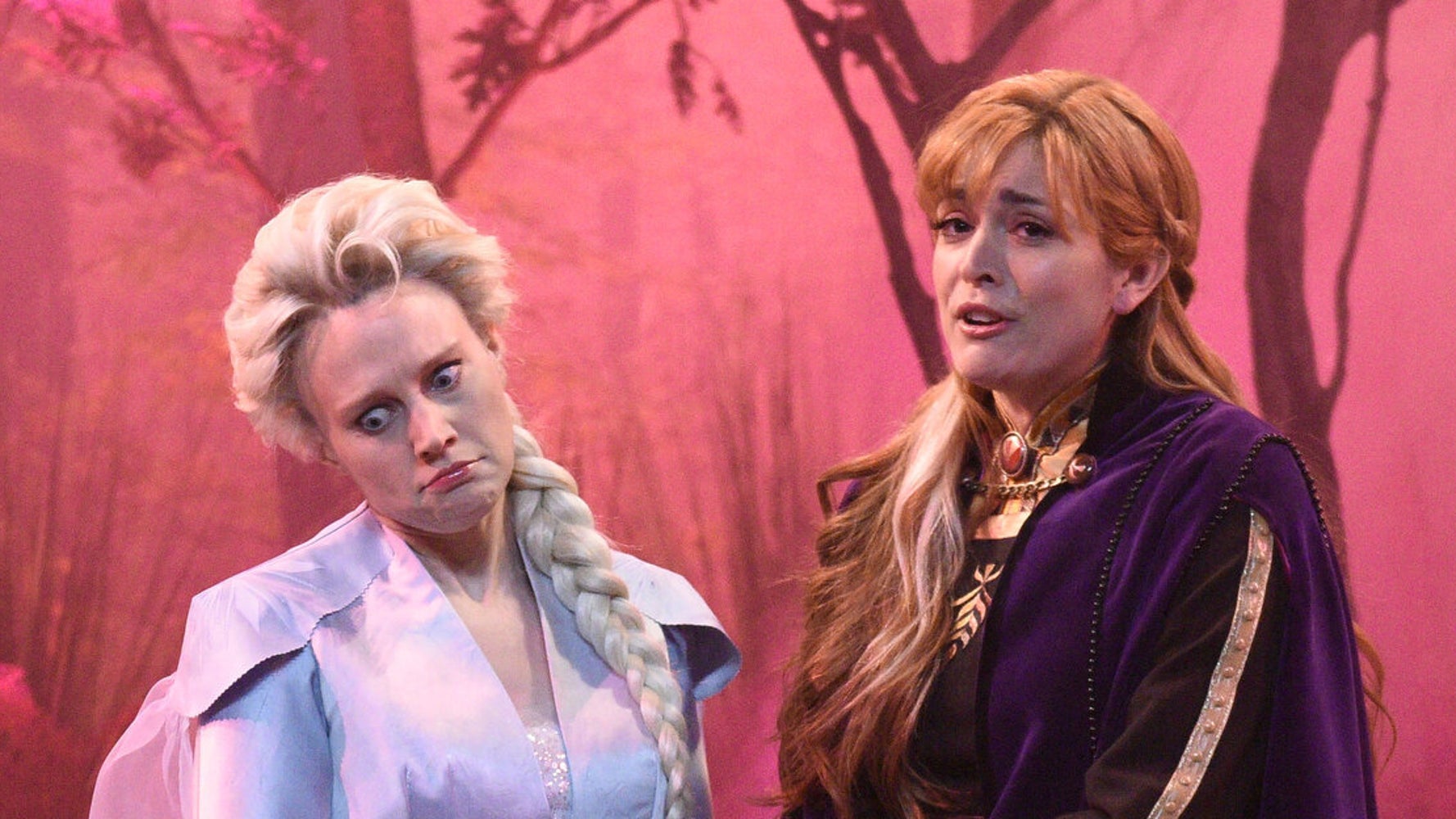 Watch 'Frozen' Queen Elsa Finally Come Out As Gay In 'SNL' Sketch