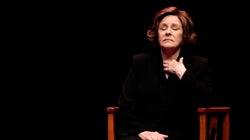 Lola Herrera abandona el escenario en plena función por un móvil que no paraba de