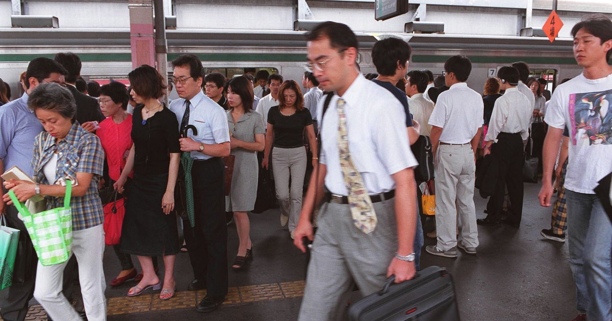 痴漢に遭ったらアプリで車掌に通報 Jr東日本が実証実験実施へ ハフポスト 痴漢に遭ったらアプリで車掌に通報 Jr東日本が実証実験実施へ ハフポスト