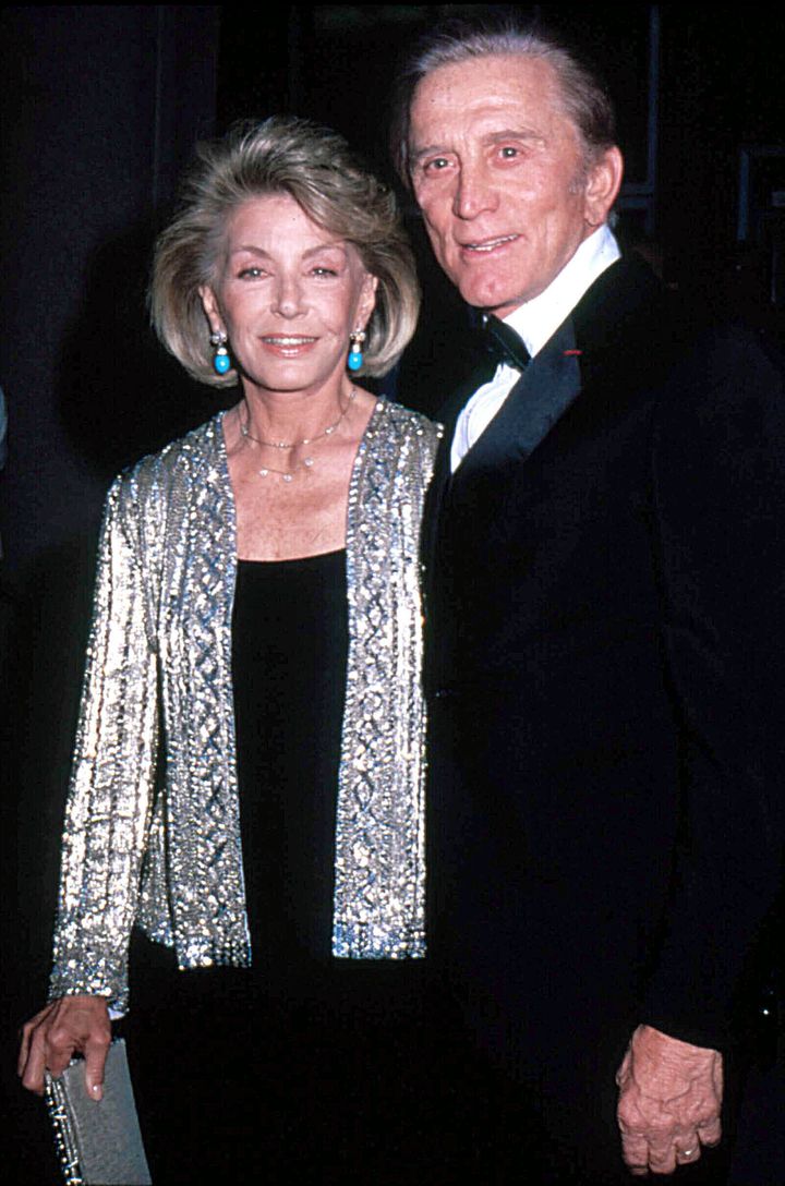 Με τη σύζυγο του Αν Μπάιντενς στην τελετή απονομής των Όσκαρ του 1985. 
