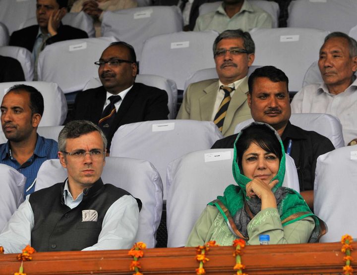 Former Chief Minister Omar Abdullah (L) and People's Democratic Party President Mehbooba Mufti (R) on August 15, 2015 in Srinagar.