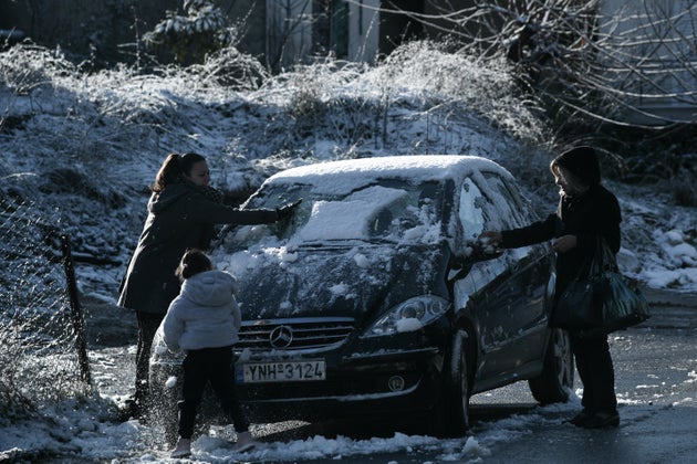 Κακοκαιρία: Προβλήματα σε δήμους και κλειστά