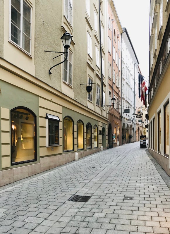 Ένα από τα πολλά υπέροχα στενά στο ιστορικό κέντρο