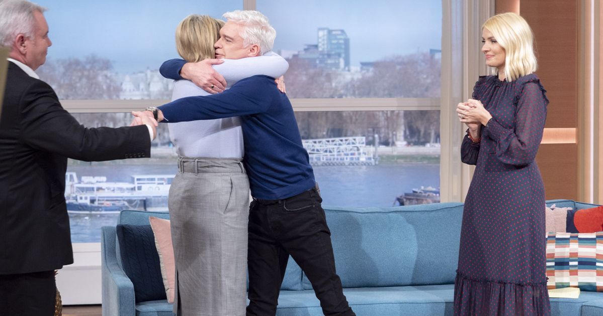 This Morning Fans Emotional As Whole Team Comes Together To Support Phillip Schofield After He 