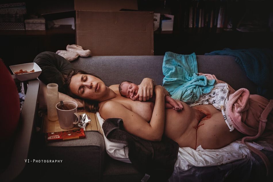 21 Striking Birth Photos That Capture The Strength Of Mothers