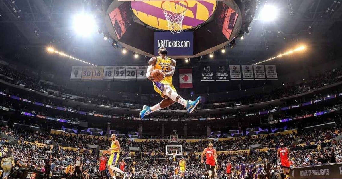 Cette photo de LeBron  James  cache un hommage subtil  Kobe  