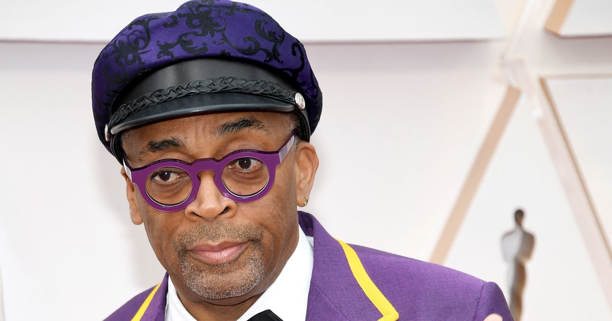 Spike Lee pays tribute to Kobe Bryant with custom Oscars suit