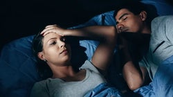 Qué significa si aprietas la mandíbula al dormir (y cómo