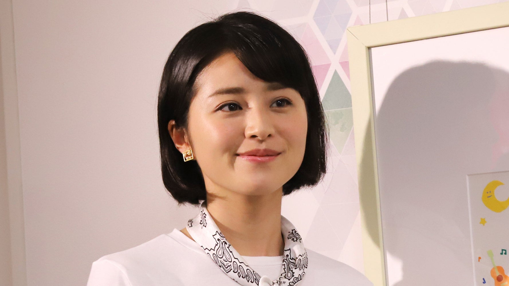 鈴木ちなみさんが結婚を発表 陽だまりの草原に横たわっているような気分にさせてくれる ハフポスト 鈴木ちなみさんが結婚を発表 陽だまりの草原に横たわっているような気分にさせてくれる ハフポスト