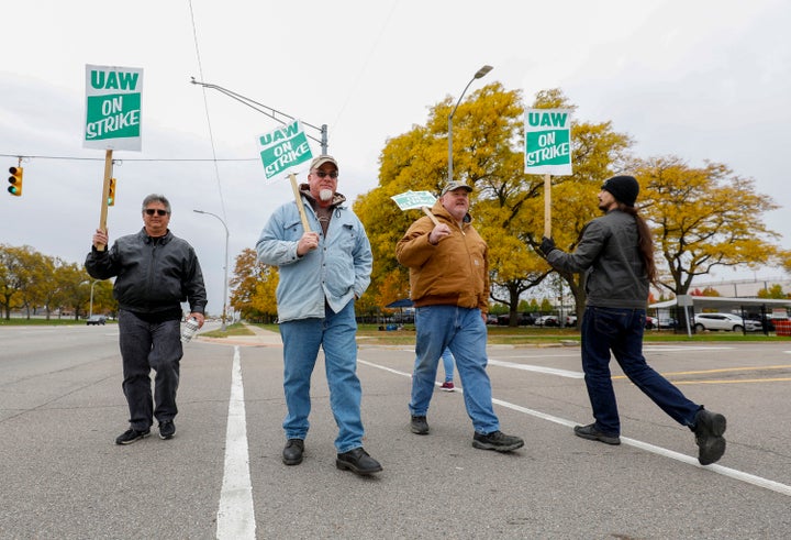 GM workers on strike in Warren, Michigan, last year.