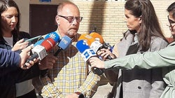 El padre de Marta del Castillo deja Vox: 