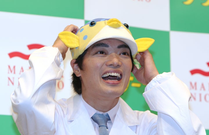 さかなクン君 きょう国会の調査会で意見陳述 ハコフグ帽子着用の可否は ハフポスト News さかなクン君 きょう国会の調査会で意見陳述 ハコフグ帽子着用の可否は ハフポスト News