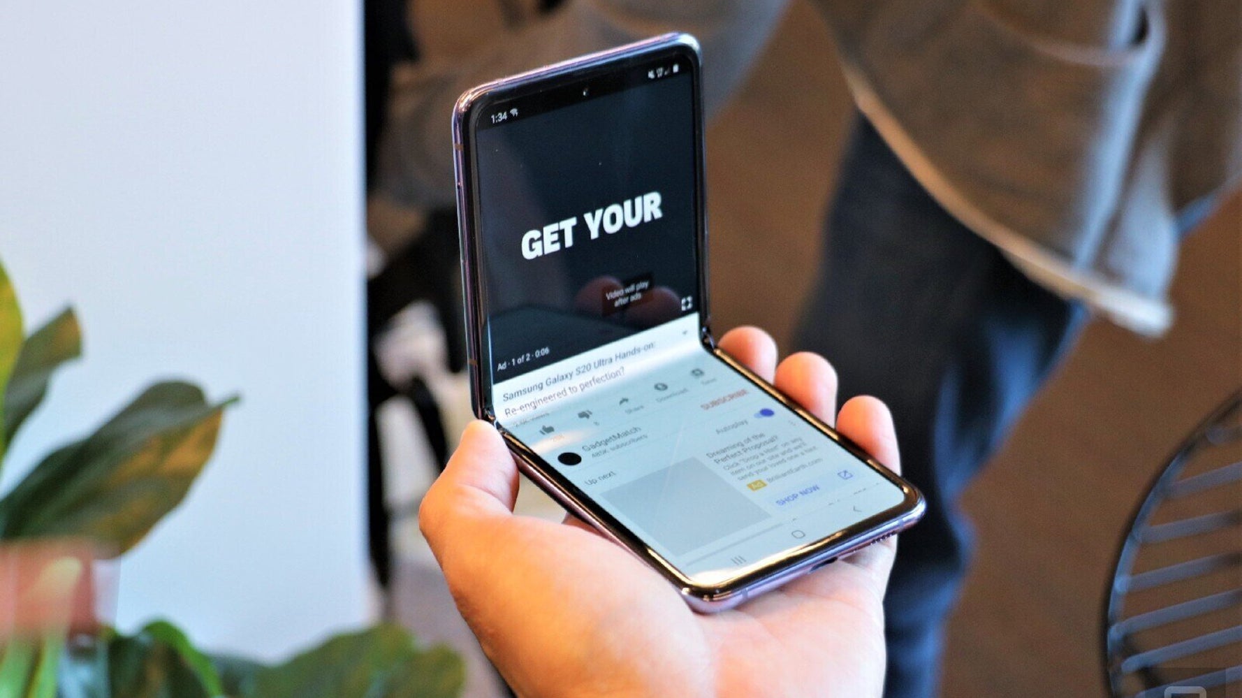 こんなにパカパカするのは ガラケーぶり 縦折りスマホ Galaxy Z Flip 日本上陸へ ハフポスト これからの経済 こんなにパカパカするのは ガラケーぶり 縦折りスマホ Galaxy Z Flip 日本上陸へ ハフポスト これからの経済