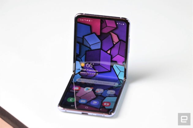 こんなにパカパカするのは ガラケーぶり 縦折りスマホ Galaxy Z Flip 日本上陸へ ハフポスト