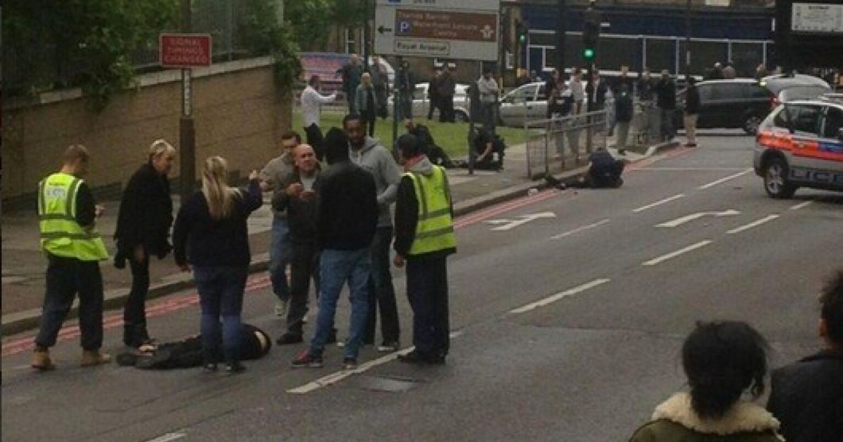 Woolwich Machete Attack: Eyewitness Reveals Two 'Crazed' Men 'Hacking