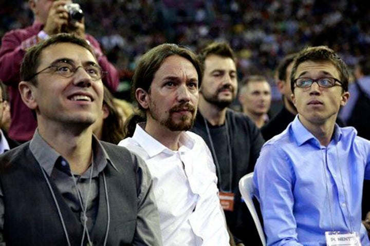 Desde la izquierda, Juan Carlos Monedero, Pablo Iglesias e Íñigo Errejón en Vistalegre I, en 2014.