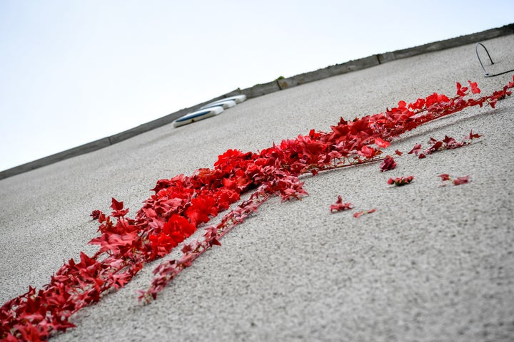 Banksy Returns To His Hometown Bristol With New Valentines Day Mural Huffpost Uk News