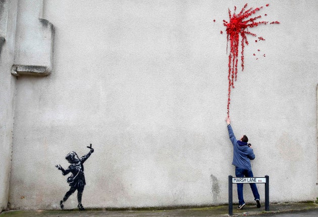 Le Banksy Realise A Bristol Pour La Saint Valentin Vandalise Le Huffpost