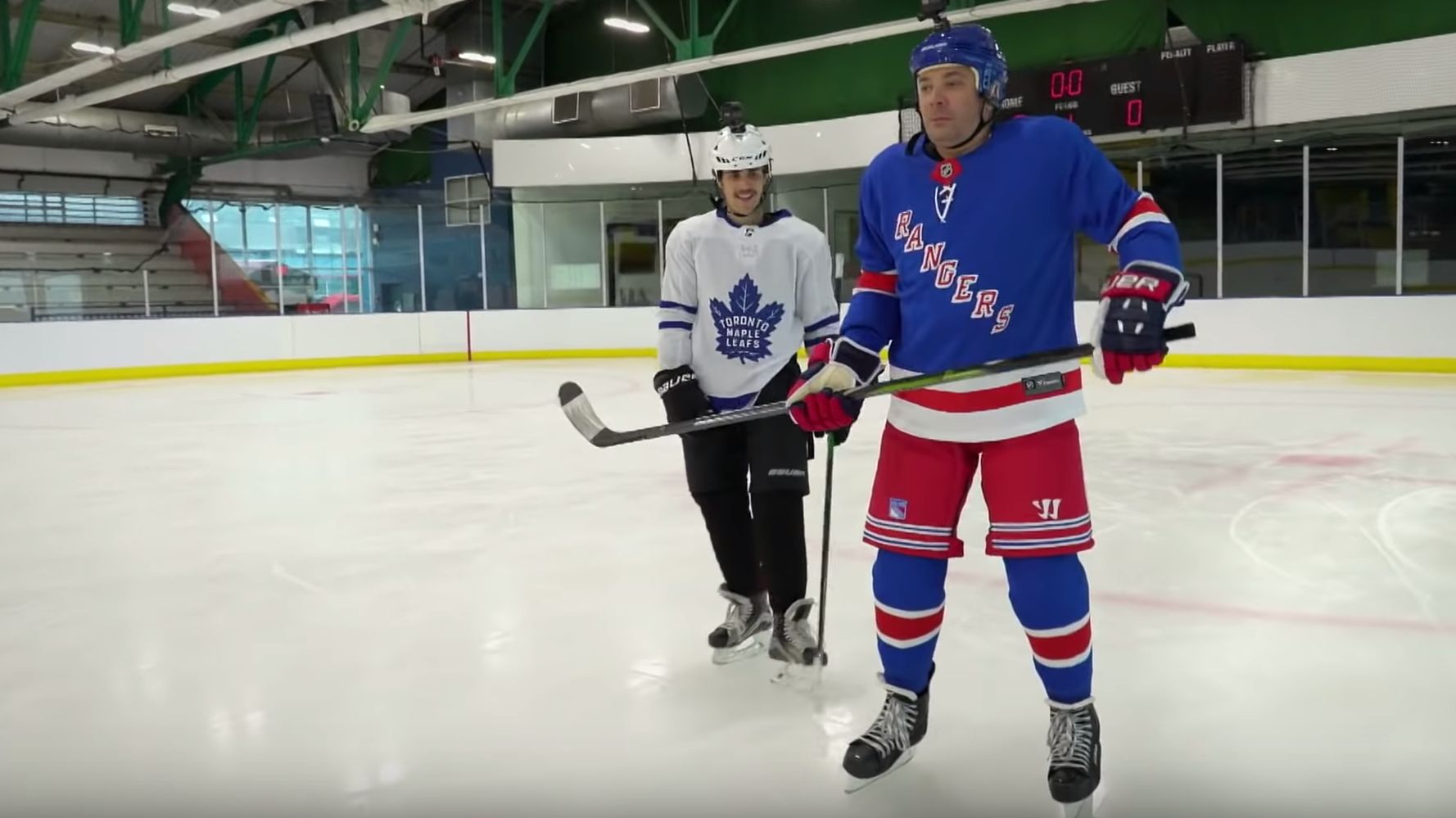 Jimmy Fallon & Justin Bieber Play Hockey on 'Tonight Show': Watch