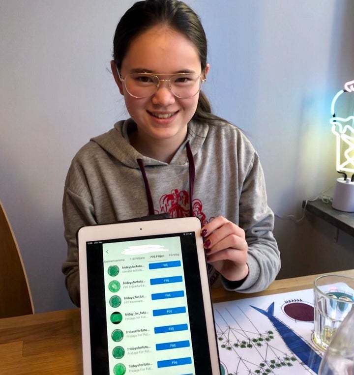 FFFに参加できなくても、各地のFFFのインスタグラムのフォローをする12歳。「グレタのことを知って、ベジタリアンの食事を積極的に選ぶようになった」という コリーン・ベイジュ Corinne Beijeさん ＝2020年2月、ストックホルム