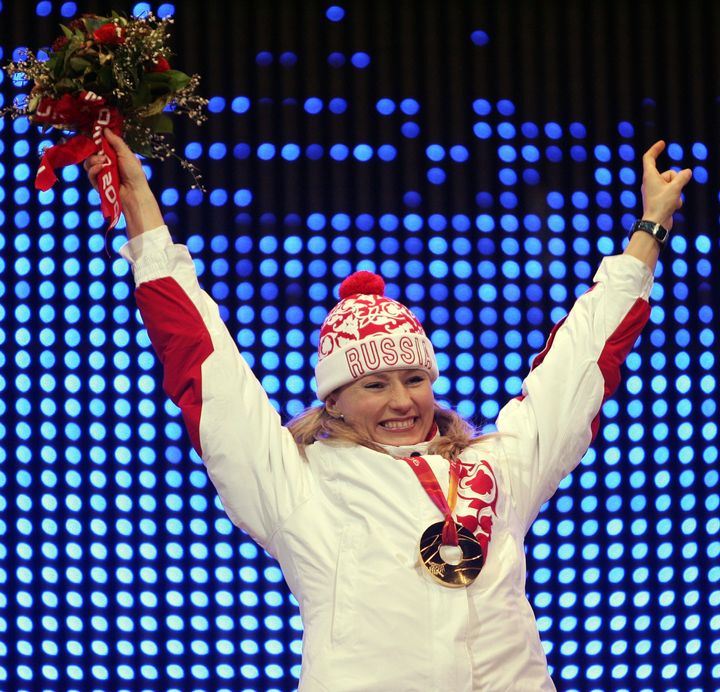 ロシアのスベトラーナ ズロワ選手。出産から2年後、トリノオリンピックでスピードスケート500メートルの金メダルを獲った。