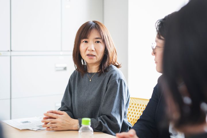 島田文（しまだ・あや）さん（52歳）:2014年、ステージ1の乳がんで左乳房を一部切除。契約部主任