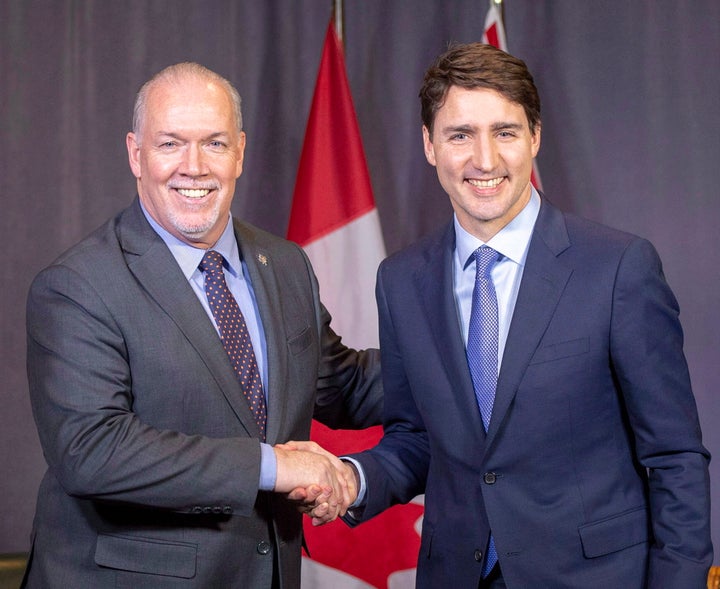 Le premier ministre Justin Trudeau rencontre son homologue de la Colombie-Britannique, John Horgan, lors de la conférence des premiers ministres qui s’est tenue à Montréal, en décembre 2018. Horgan a annoncé que l’État de droit doit prévaloir et que le projet a tout à fait le droit d’aller de l’avant.