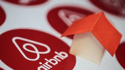 Airbnb στην Αθήνα: Άνθρακες ο