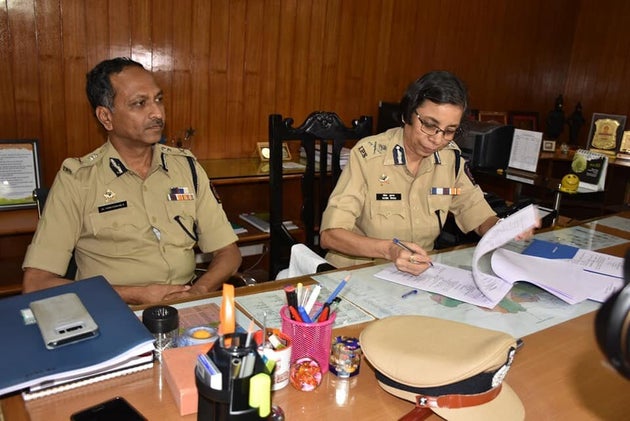 Pune Police Commissioner K.Venkatesham with former Pune Police Commissioner Rashmi Shukla in a file