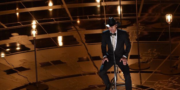 HOLLYWOOD, CA - FEBRUARY 22: Singer Tim McGraw peforms 'I'm Not Gonna Miss You' from 'Glen Campbell, I'll Be Me' onstage during the 87th Annual Academy Awards at Dolby Theatre on February 22, 2015 in Hollywood, California. (Photo by Kevin Winter/Getty Images)
