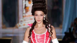Bella Hadid et Kaia Gerber ont fait de l’ombre à Marie-Antoinette dans ces