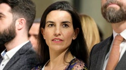 Una escritora arrasa al corregir a Rocío Monasterio uno de sus últimos tuits: 