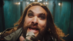 Jason Momoa maîtrise le lip sync comme personne dans ce clip d’Ozzy