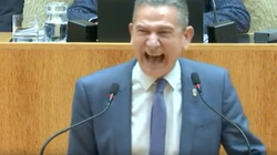 Delirante intervención del consejero de Hacienda de La Rioja en el Parlamento: los presentes no dan