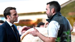 Au Salon de l’Agriculture, Macron au chevet des victimes des tensions