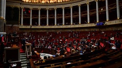 Après six jours de débats sur les retraites, l’Assemblée adopte... un premier