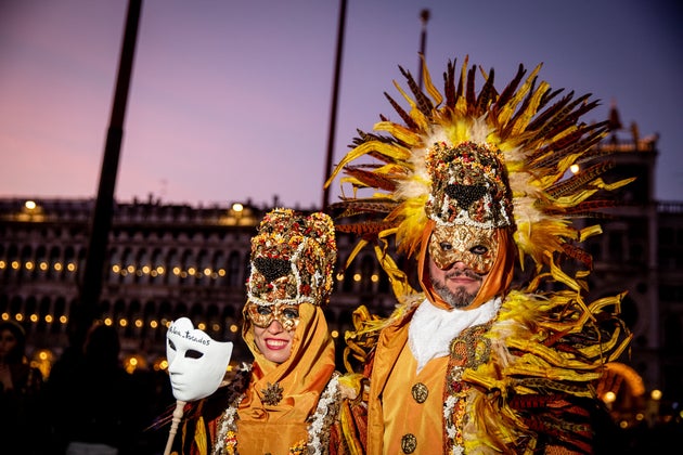 A Cause Du Coronavirus Le Carnaval De Venise Stoppe Le Huffpost
