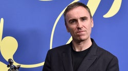 Prada recrute le célèbre créateur belge Raf