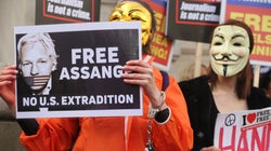 Des politiques appellent Macron à accorder l’asile politique à