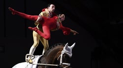 Deux sœurs dénoncent le comportement de leur célèbre entraîneur