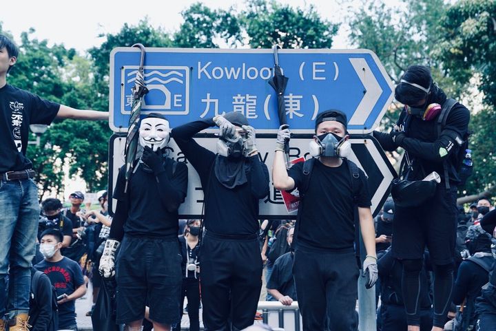 香港のデモ隊の若者たちには10代の子も目立つ。自由を求め戦っている。