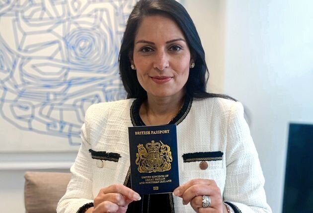 Priti Patel, ministra del Interior brit&aacute;nica, con el nuevo
