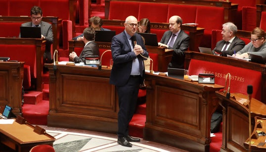 Le 1er des 65 articles de la réforme des retraites voté au bout de 8