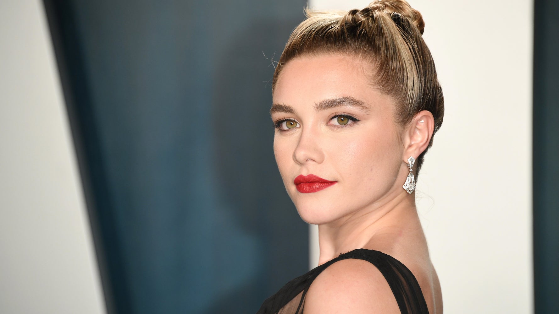 Florence Pugh Has Sweet Twitter Chat With Paddington Bear Over(02)